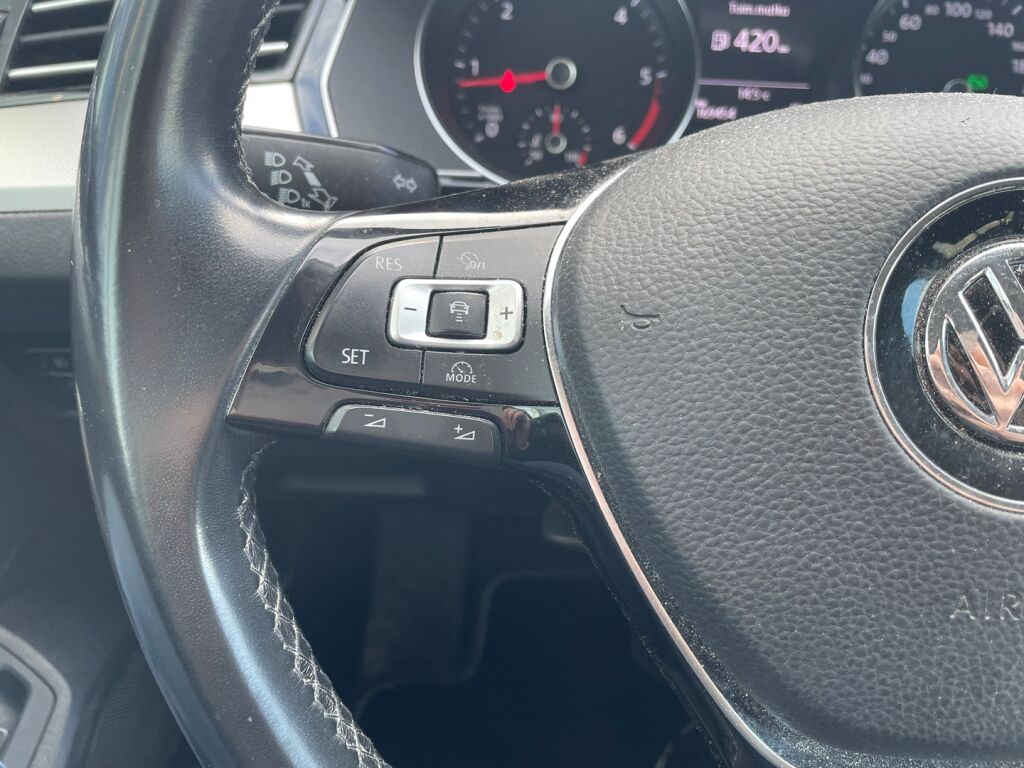 Volkswagen Passat 2018 Sininen