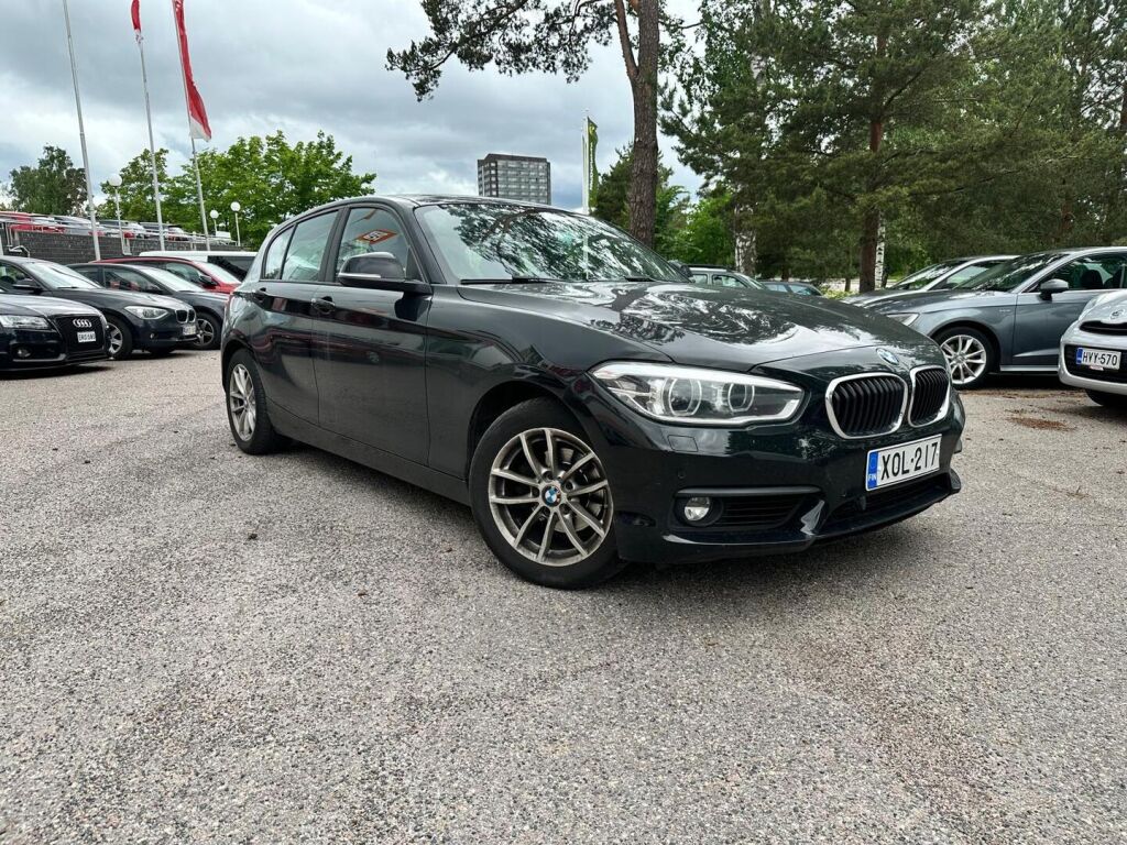 BMW 118 2018 Musta