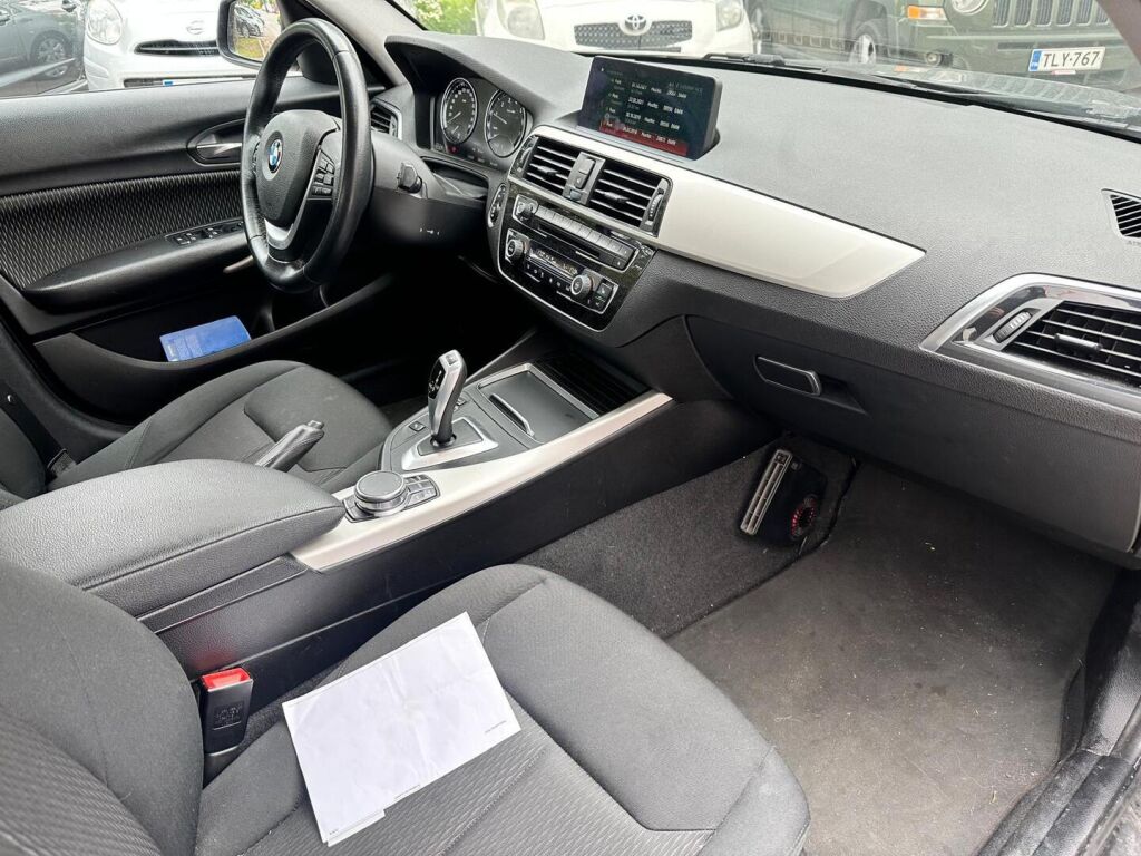 BMW 118 2018 Musta