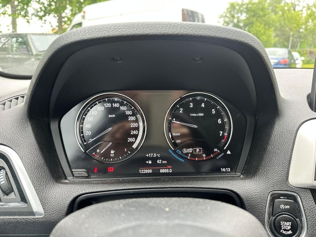 BMW 118 2018 Musta
