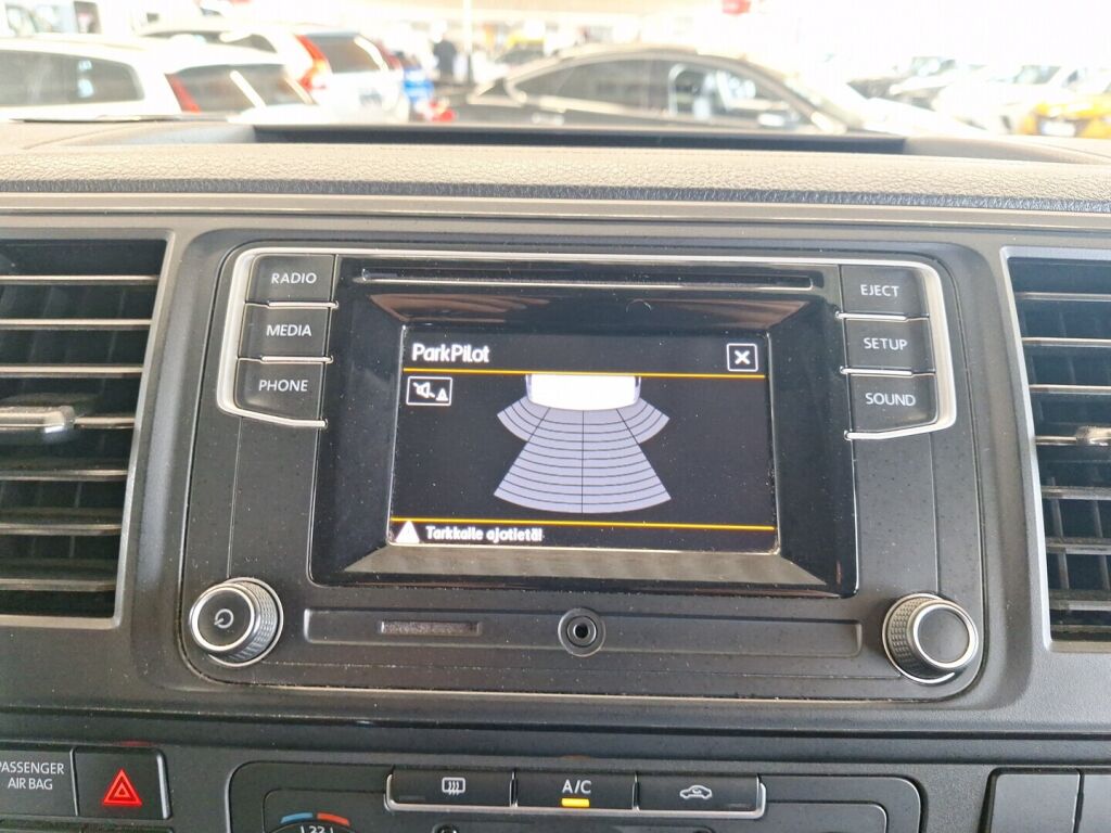 Volkswagen Transporter 2018 Musta