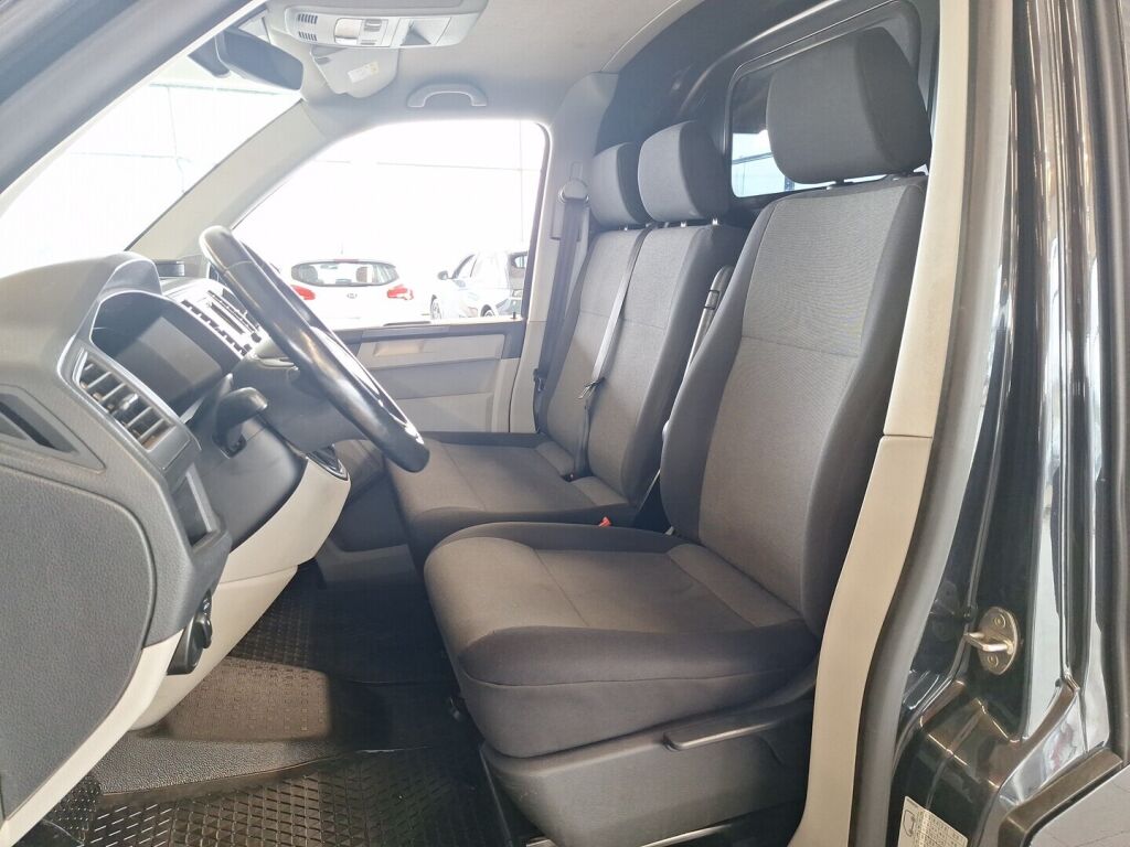 Volkswagen Transporter 2018 Musta