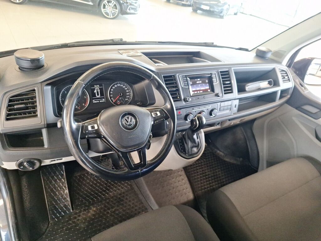 Volkswagen Transporter 2018 Musta