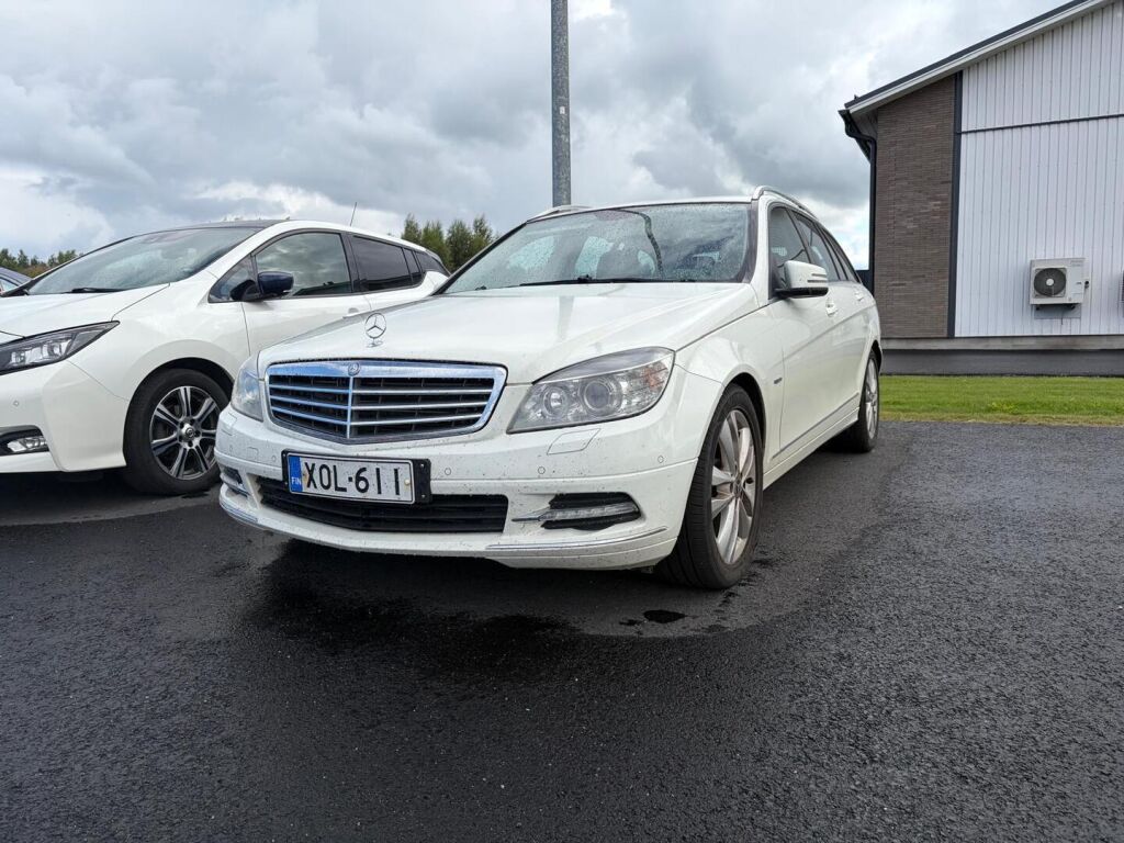 Mercedes-Benz C 2010 Valkoinen