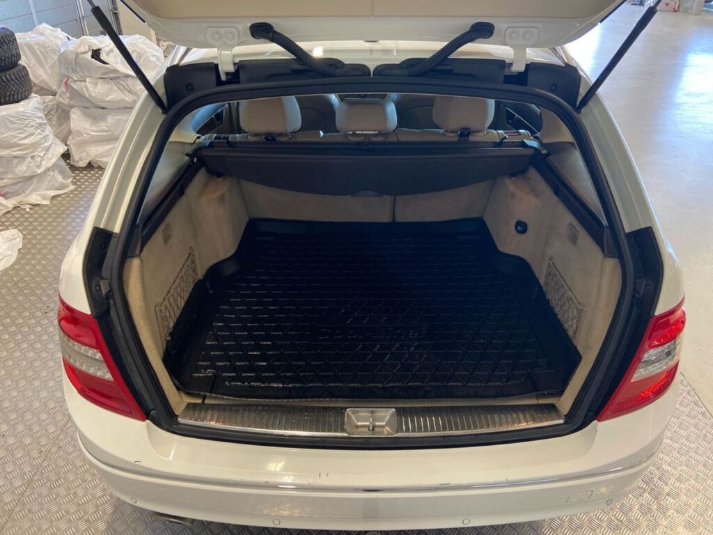 Mercedes-Benz C 2010 Valkoinen
