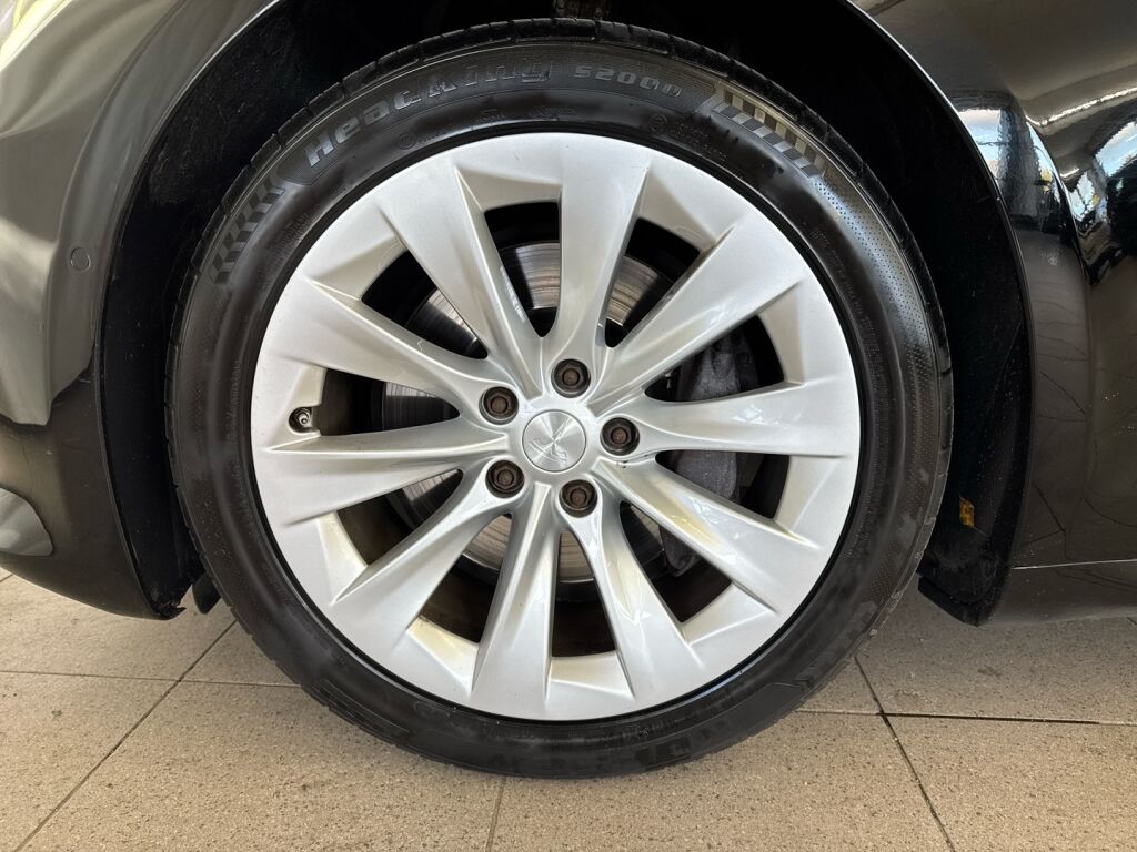 Tesla Model S 2019 Musta