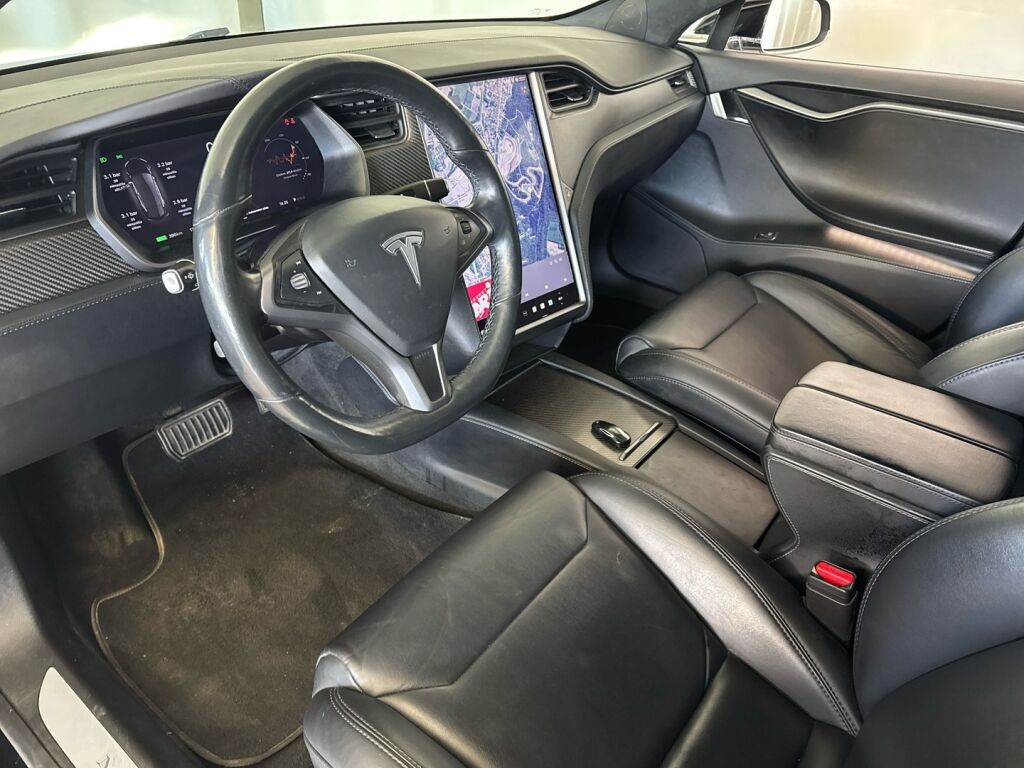 Tesla Model S 2019 Musta