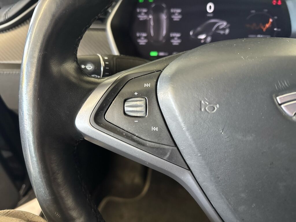 Tesla Model S 2019 Musta