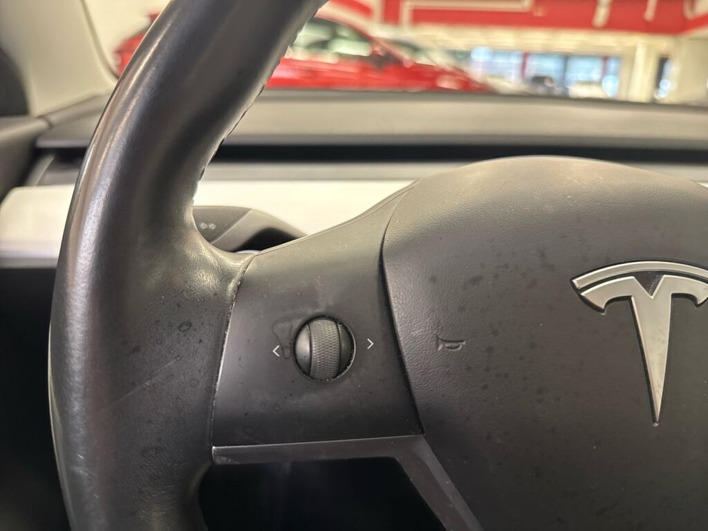 Tesla Model 3 2019 Harmaa