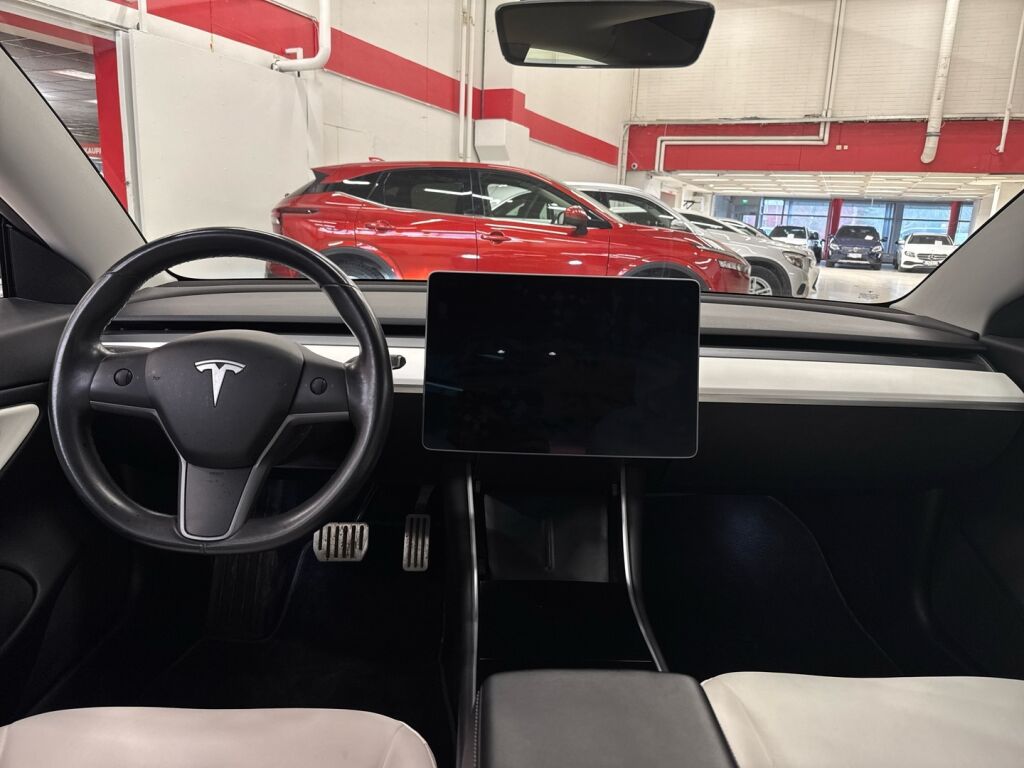 Tesla Model 3 2019 Harmaa
