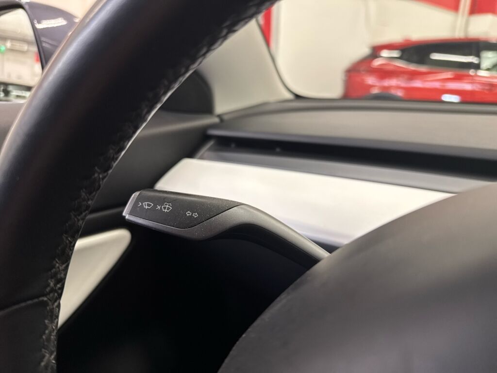 Tesla Model 3 2019 Harmaa