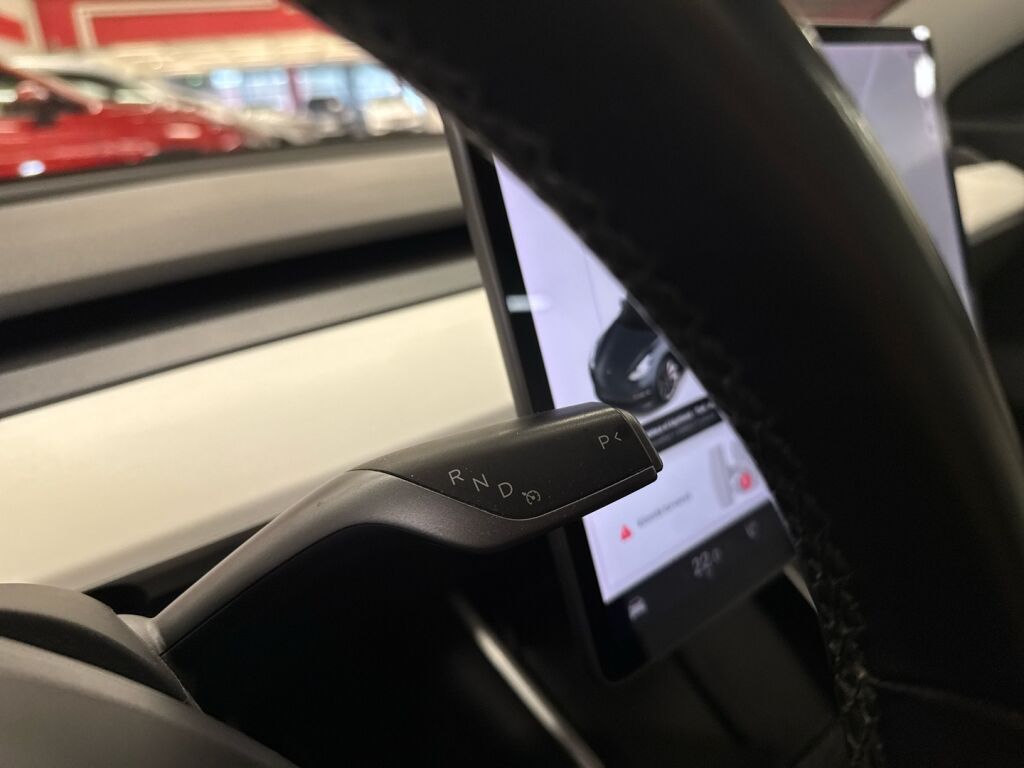 Tesla Model 3 2019 Harmaa