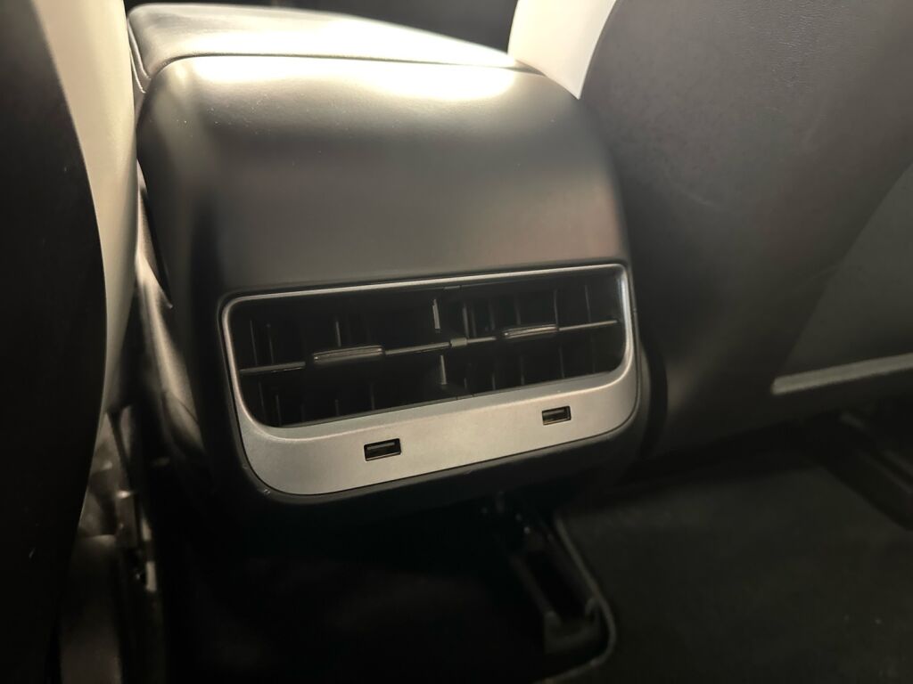 Tesla Model 3 2019 Harmaa