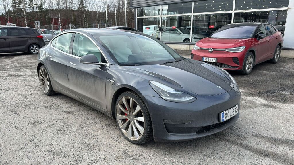 Tesla Model 3 2019 Harmaa