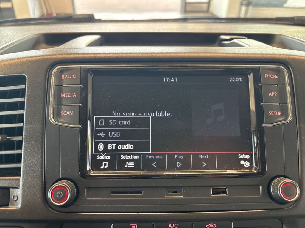 Volkswagen Transporter 2013 Valkoinen