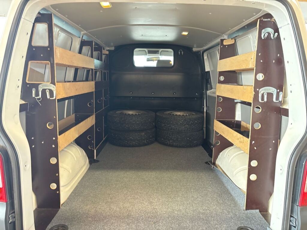 Volkswagen Transporter 2013 Valkoinen