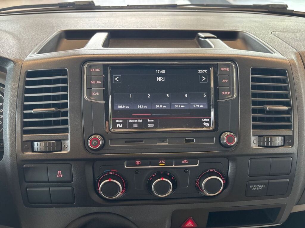 Volkswagen Transporter 2013 Valkoinen