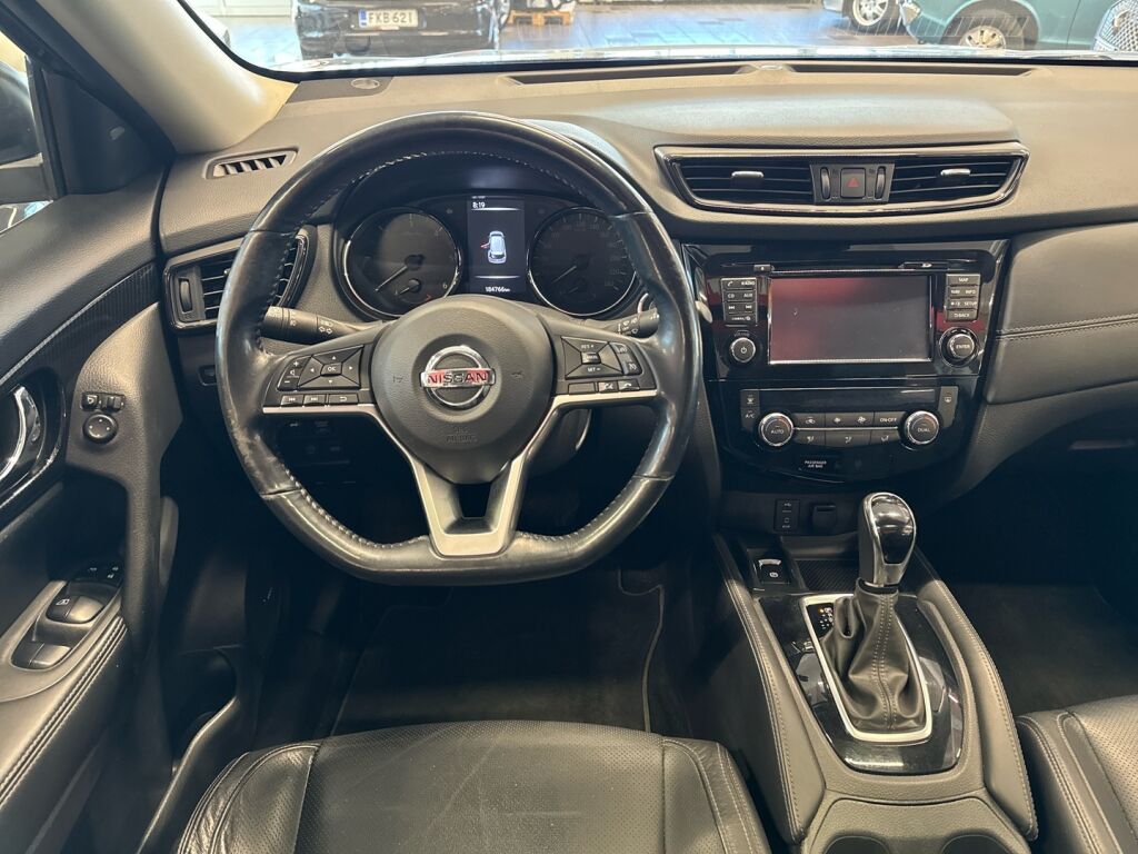 Nissan X-Trail 2018 Musta