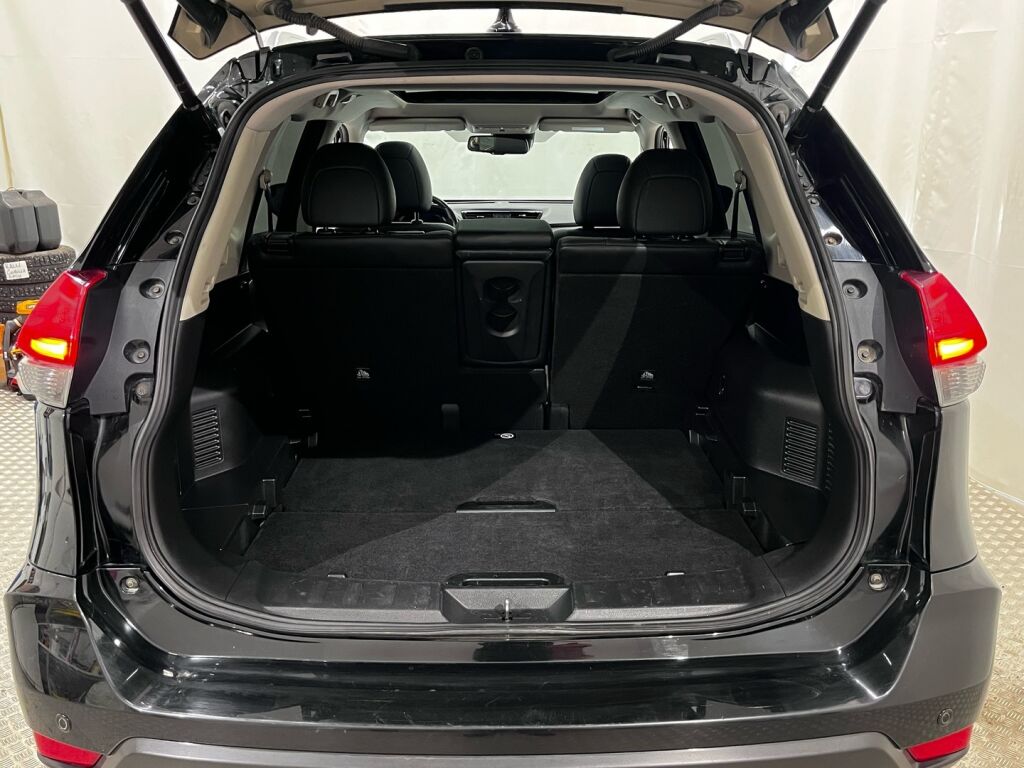 Nissan X-Trail 2018 Musta