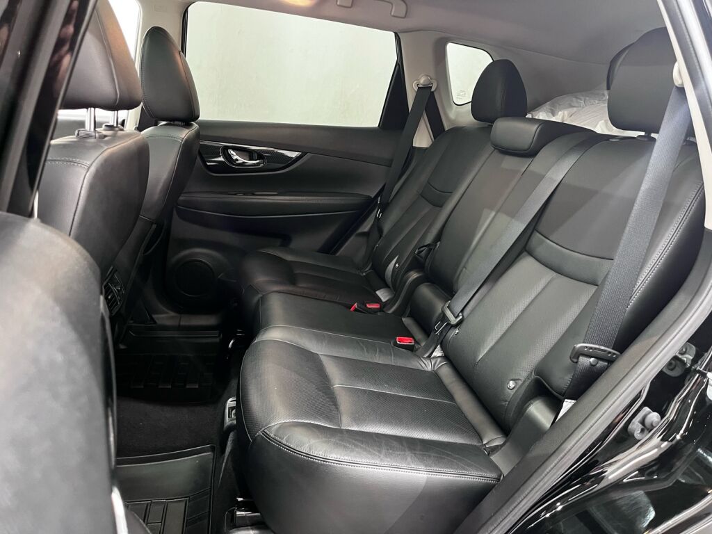 Nissan X-Trail 2018 Musta