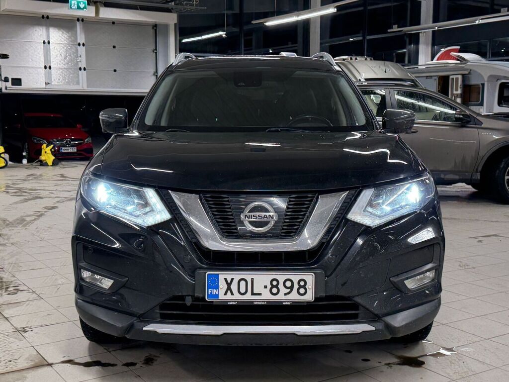Nissan X-Trail 2018 Musta
