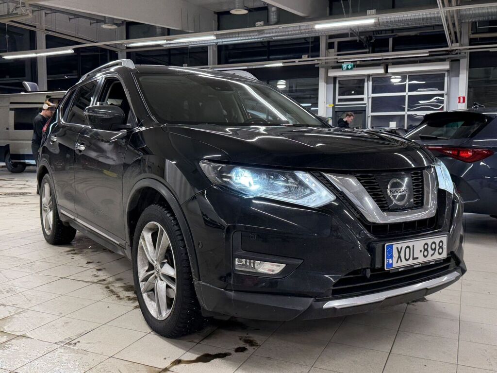 Nissan X-Trail 2018 Musta