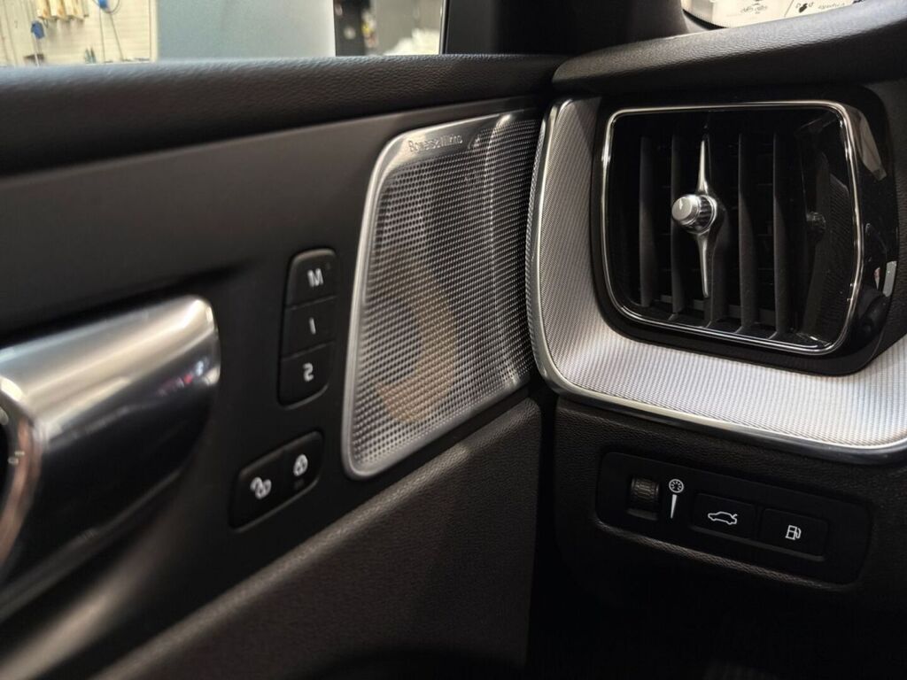 Volvo XC60 2018 Valkoinen