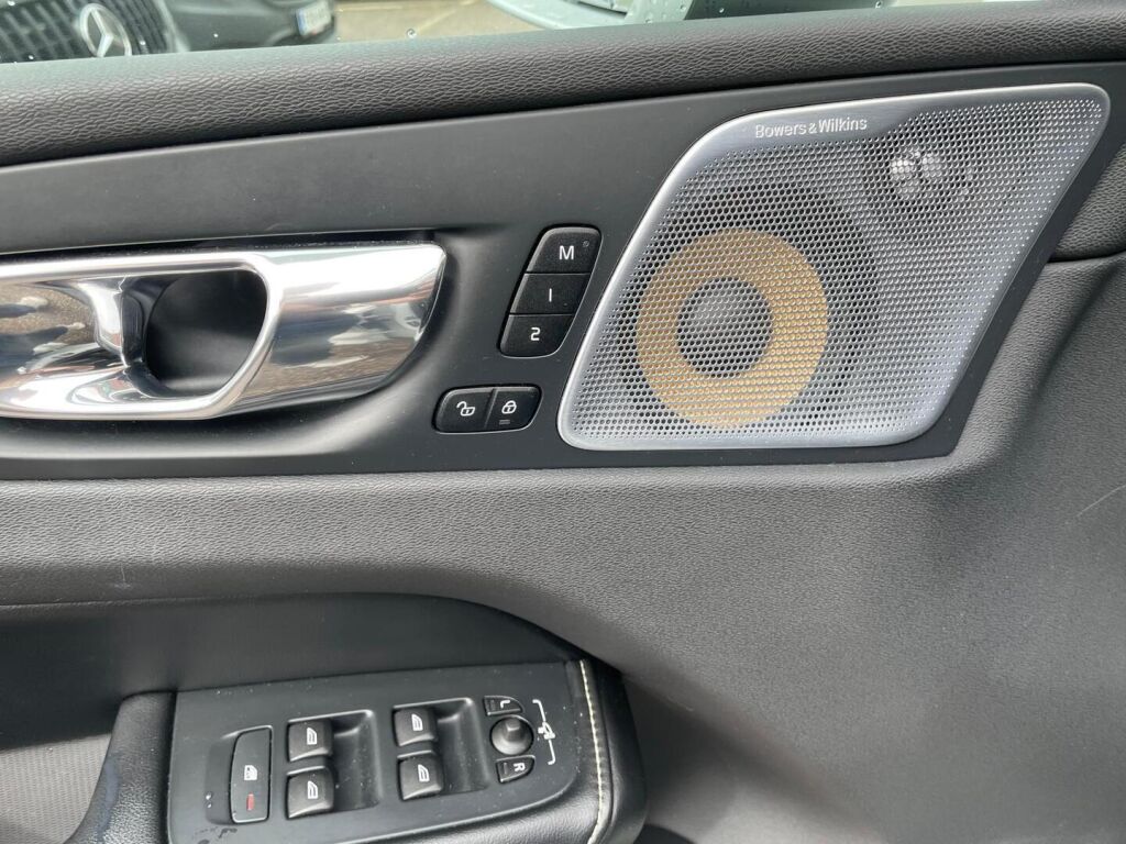 Volvo XC60 2018 Valkoinen