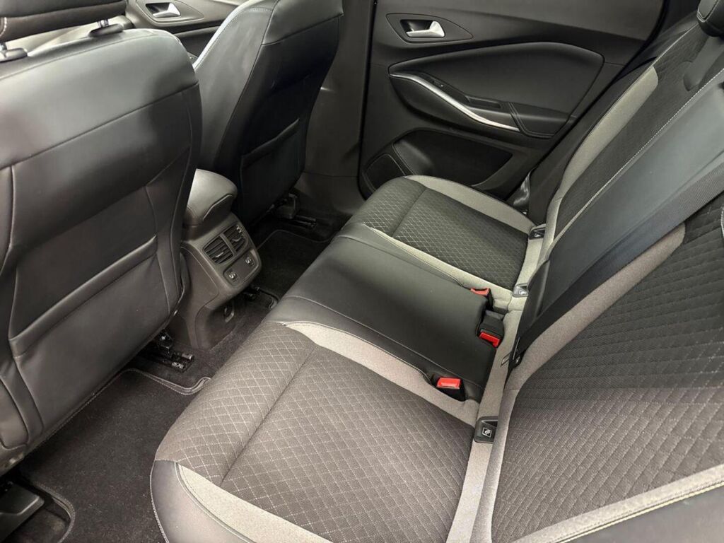 Opel Grandland X 2018 Musta