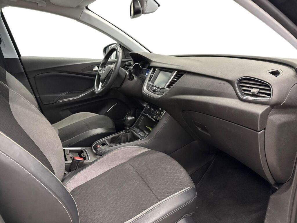 Opel Grandland X 2018 Musta