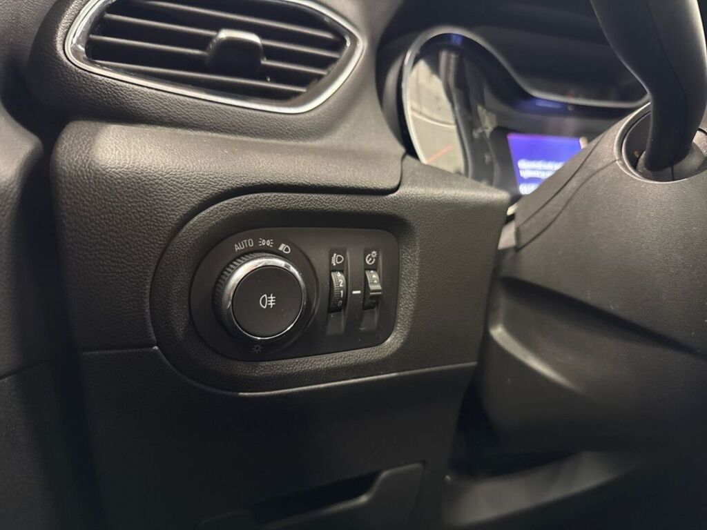 Opel Grandland X 2018 Musta