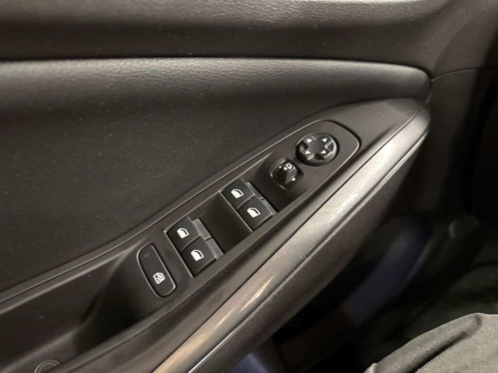 Opel Grandland X 2018 Musta