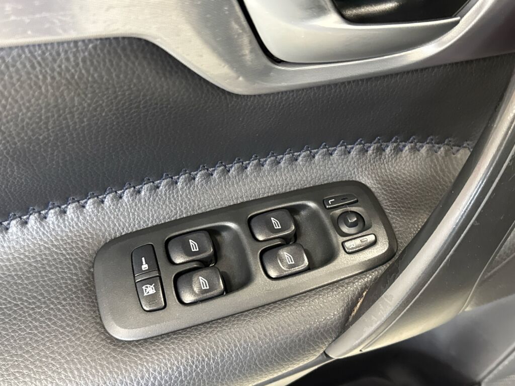 Volvo XC70 2007 Harmaa
