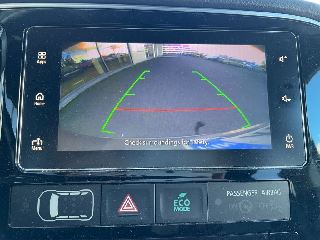 Mitsubishi Outlander PHEV 2018 Ruskea (beige)