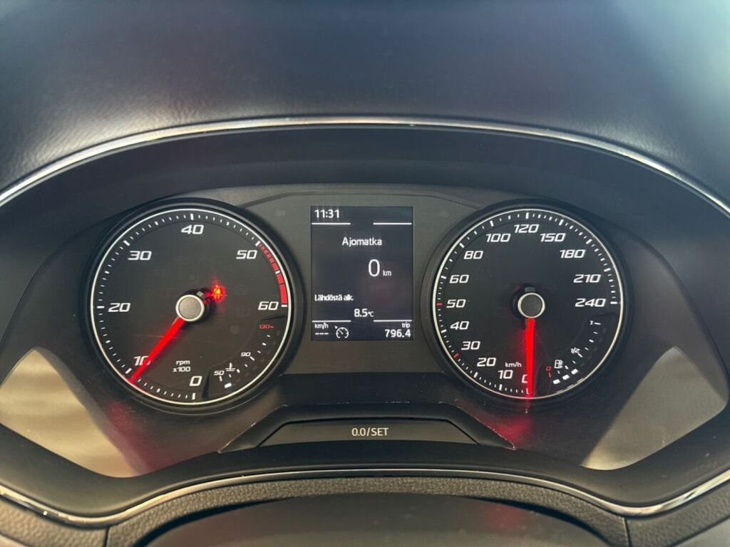 Seat Arona 2018 Metallinhohto Oranssi