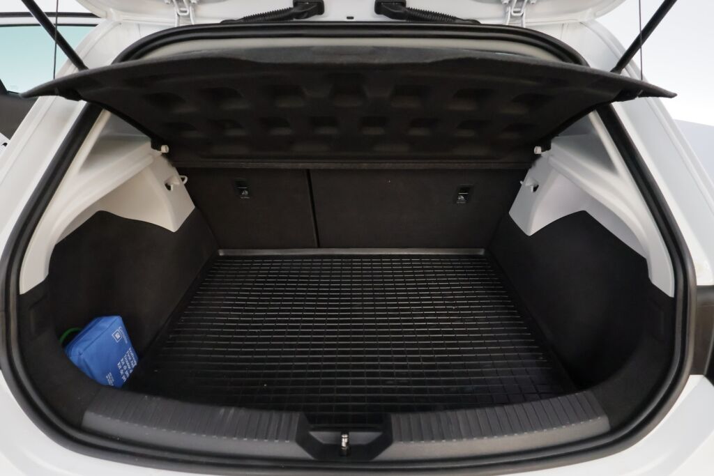 Seat Leon 2018 Valkoinen