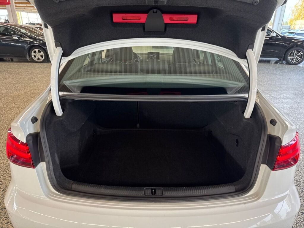 Audi A3 2018 Valkoinen