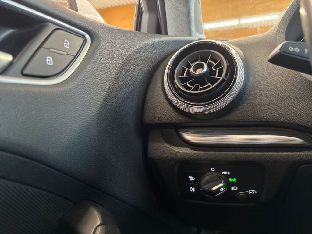 Audi A3 2018 Valkoinen