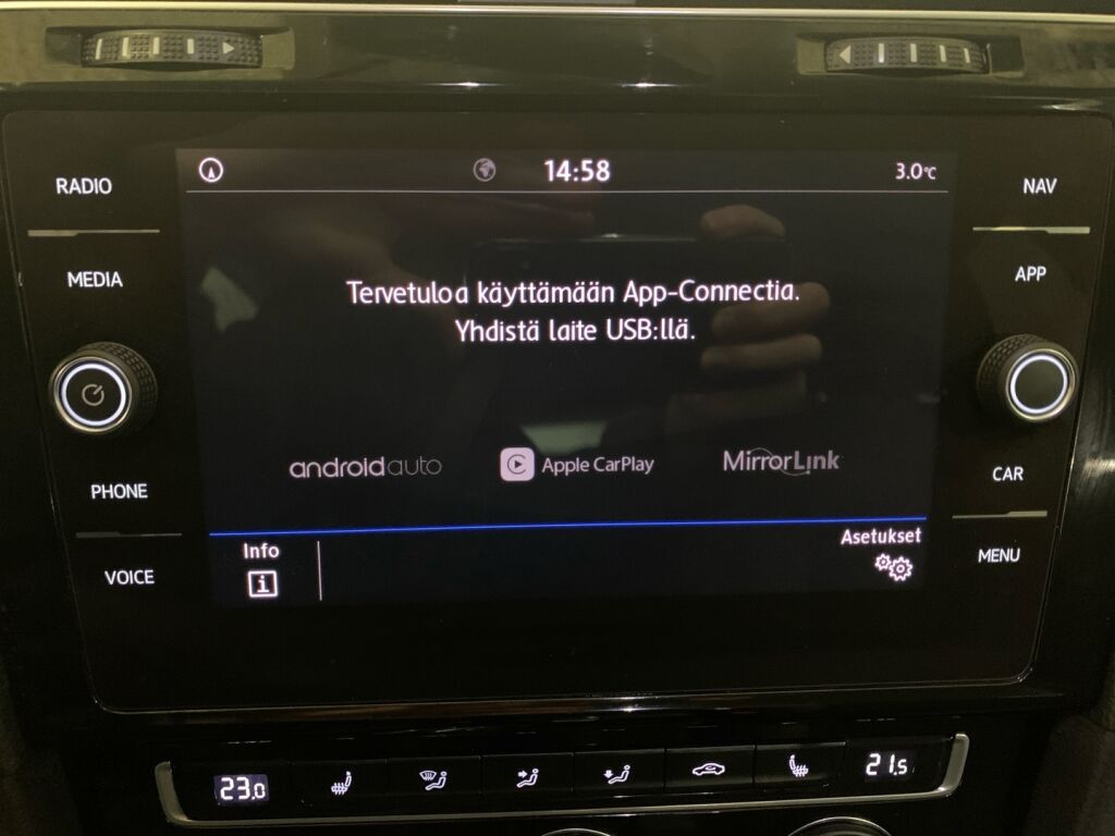 Volkswagen Golf 2018 Valkoinen