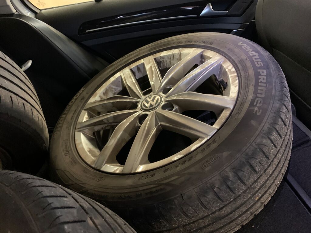 Volkswagen Golf 2018 Valkoinen