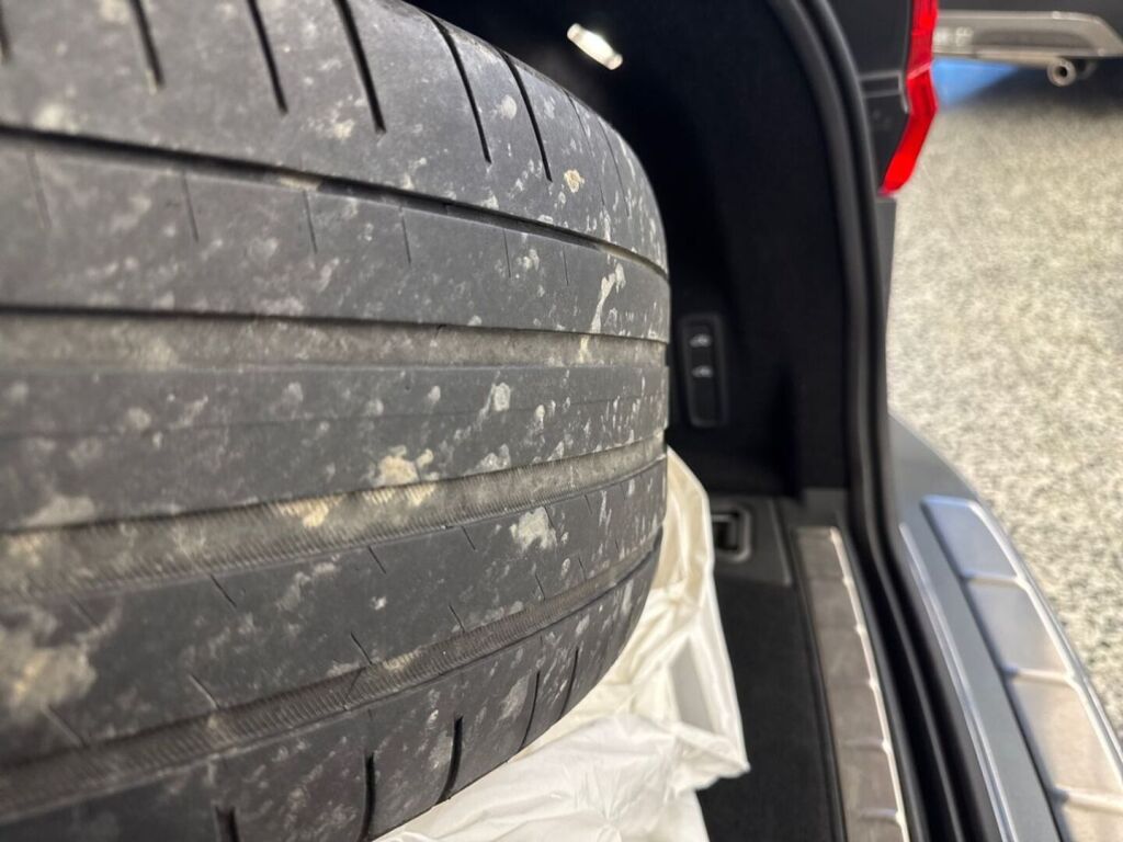 Volvo XC60 2018 Harmaa