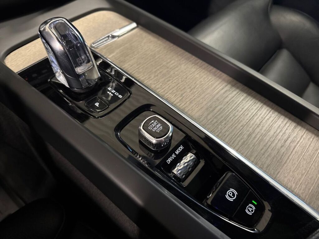 Volvo XC60 2018 Harmaa