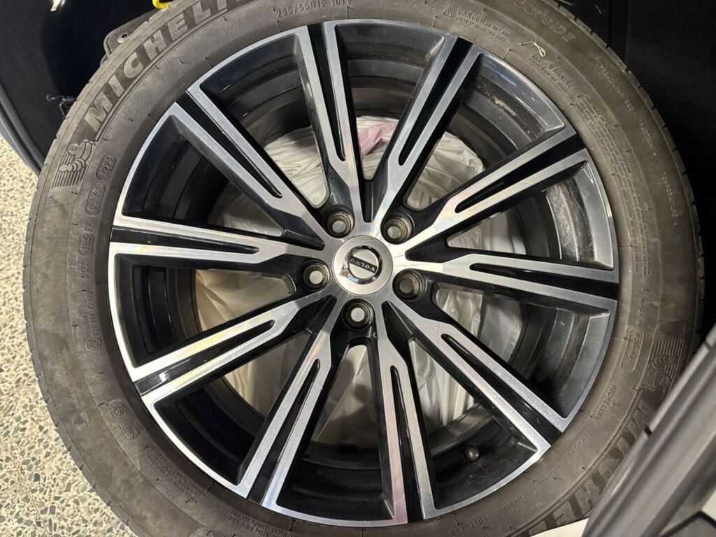 Volvo XC60 2018 Harmaa