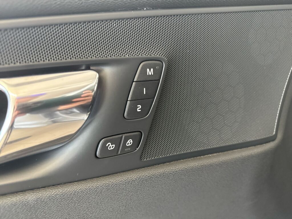 Volvo XC60 2018 Harmaa