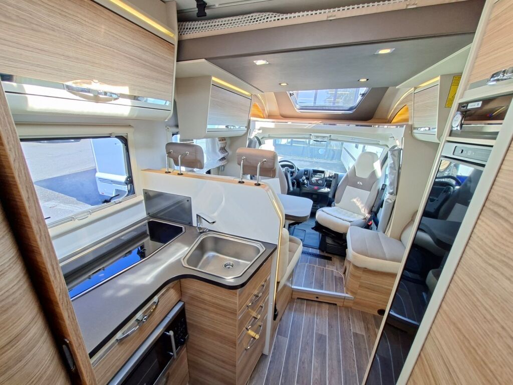 Adria Matrix Axess 600 SC 2018 Valkoinen