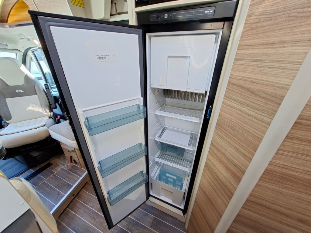 Adria Matrix Axess 600 SC 2018 Valkoinen
