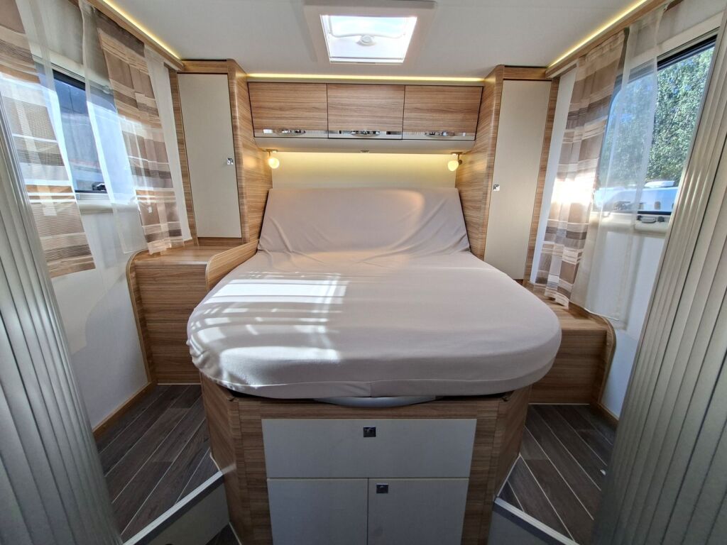 Adria Matrix Axess 600 SC 2018 Valkoinen