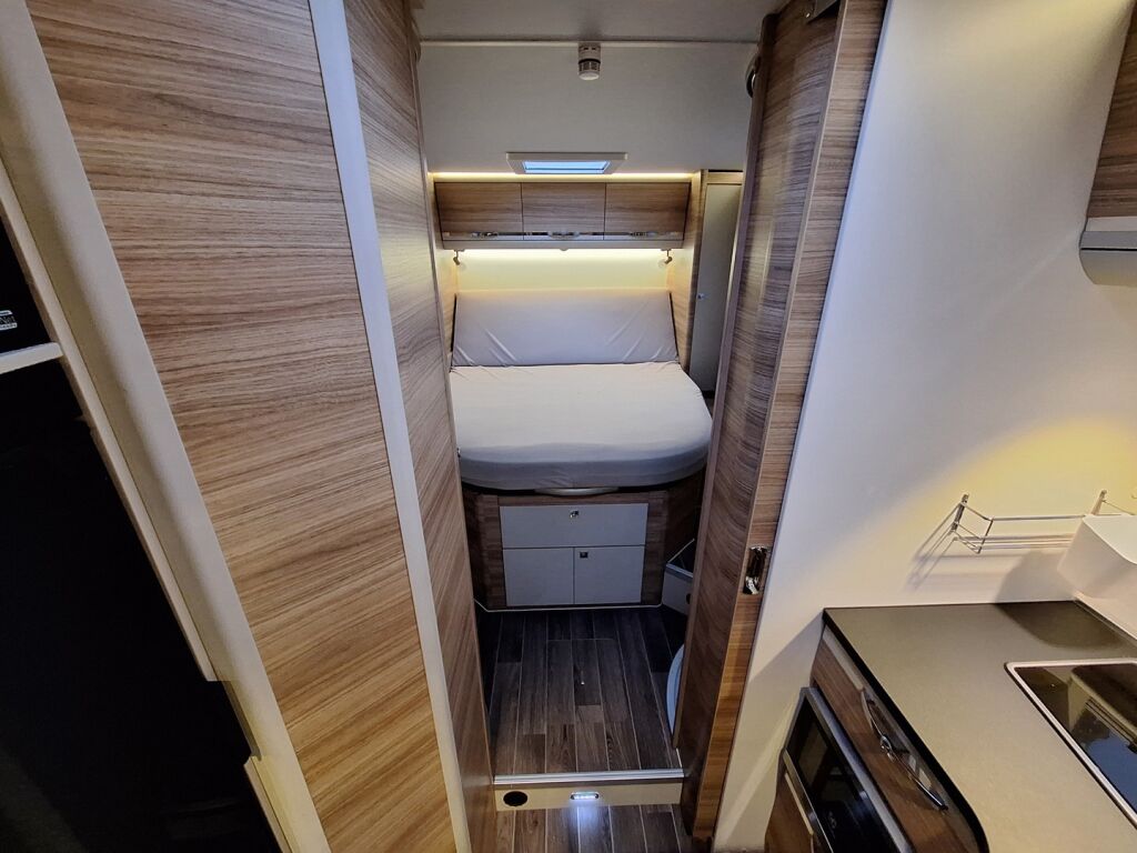 Adria Matrix Axess 600 SC 2018 Valkoinen