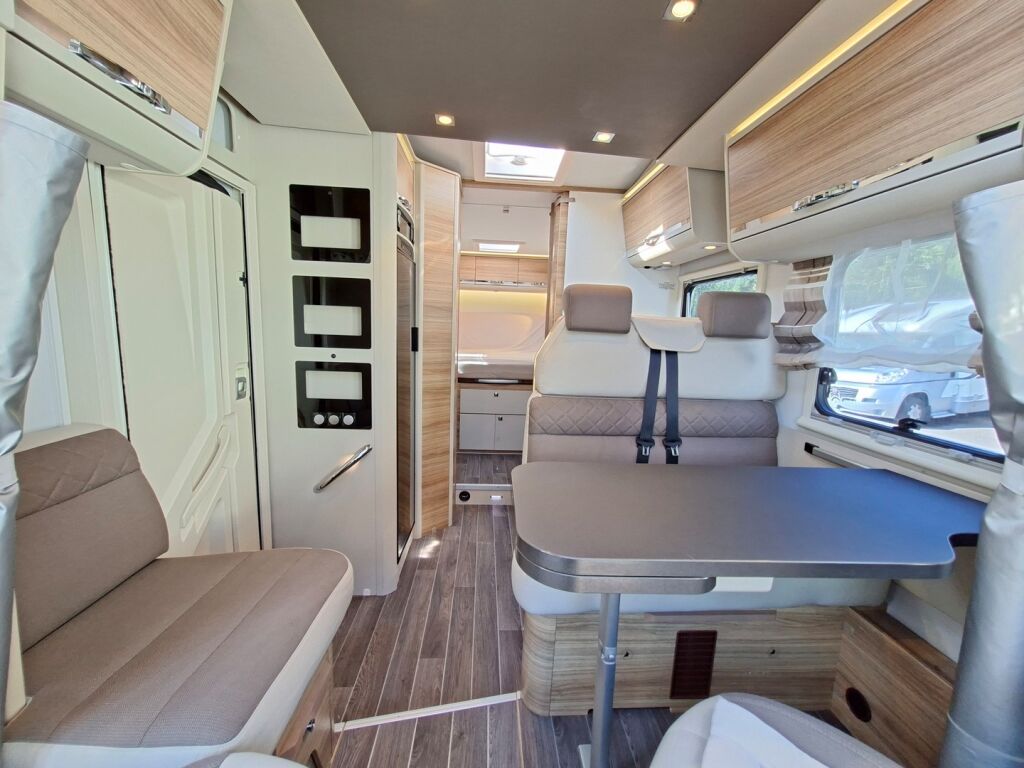 Adria Matrix Axess 600 SC 2018 Valkoinen
