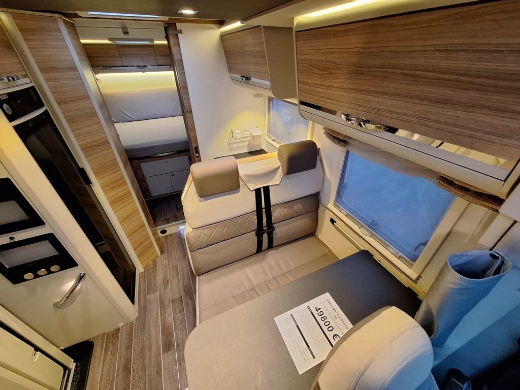 Adria Matrix Axess 600 SC 2018 Valkoinen